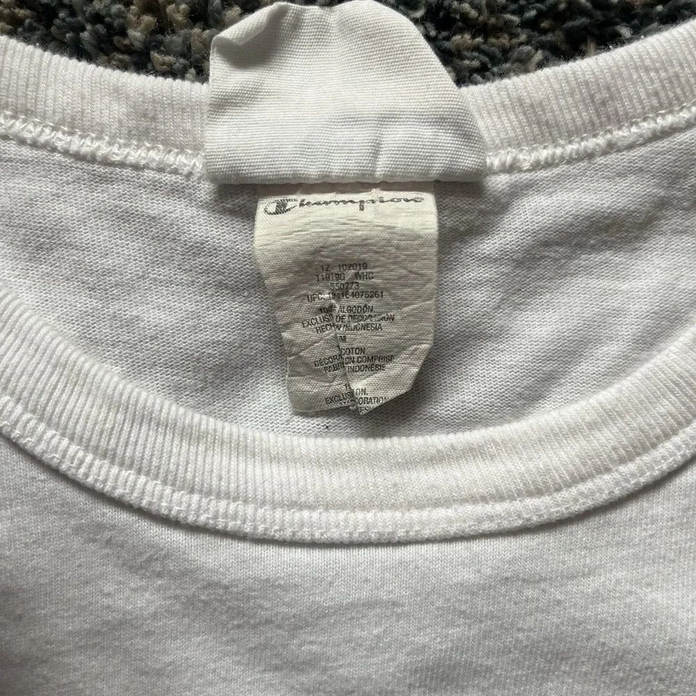 Vintage Champion Men's M Wrap Around White Short Sleeve T-Shirt Distressed Y2K - Picture 3 of 6